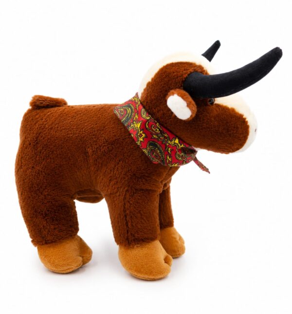 IMG-20260718-WA0011 Peluche Figura Toro